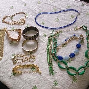 Elegant Gold and Green Jewelry Set